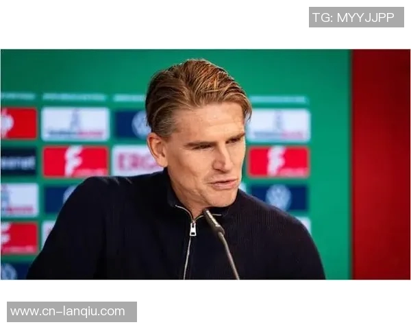 乌尔比希哥哥今夏加盟拜仁担任女足二队门将教练的最新消息