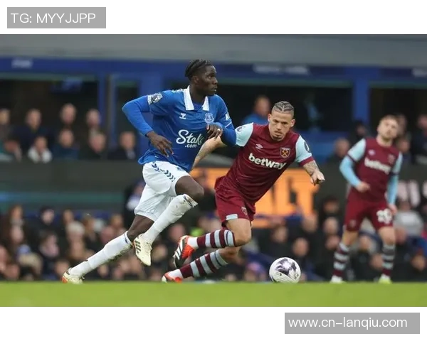 多家俱乐部关注詹姆斯加纳埃弗顿力争续约球员