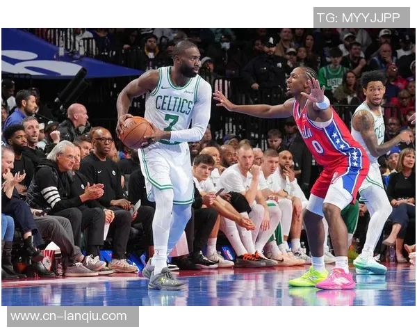 埃奇库姆表现出色四记三分助球队获胜贡献14分6篮板4助攻正负值11成为首发最高