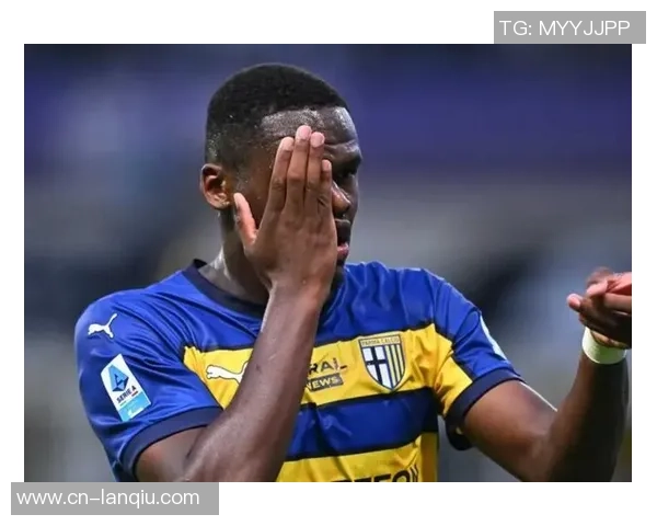 国米官方宣布博尼左膝轻微扭伤下周将进行进一步评估