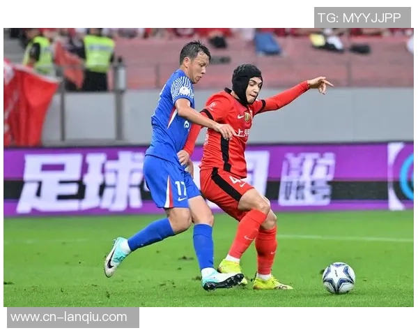 海港全队齐聚一堂为吾米提江蒯纪闻加油助威共庆U23亚洲杯半决赛之夜