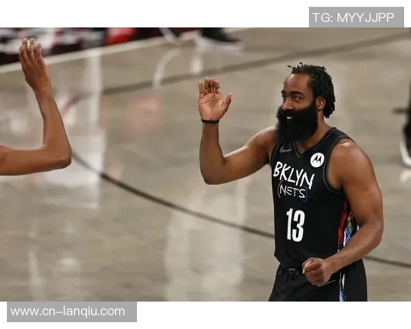 快船半场领先篮网16分哈登状态火热小卡贡献7分3断祖巴茨表现低迷